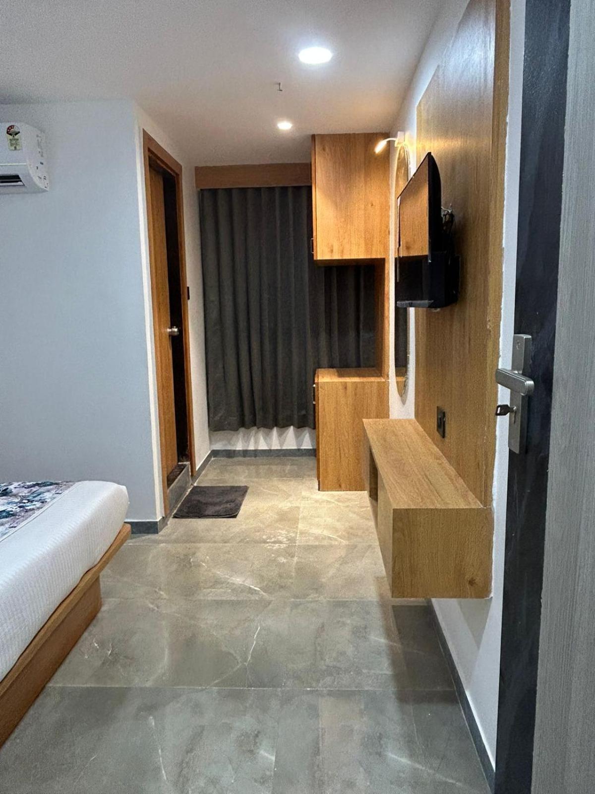 Hotel M Grand Ahmedabad Ngoại thất bức ảnh